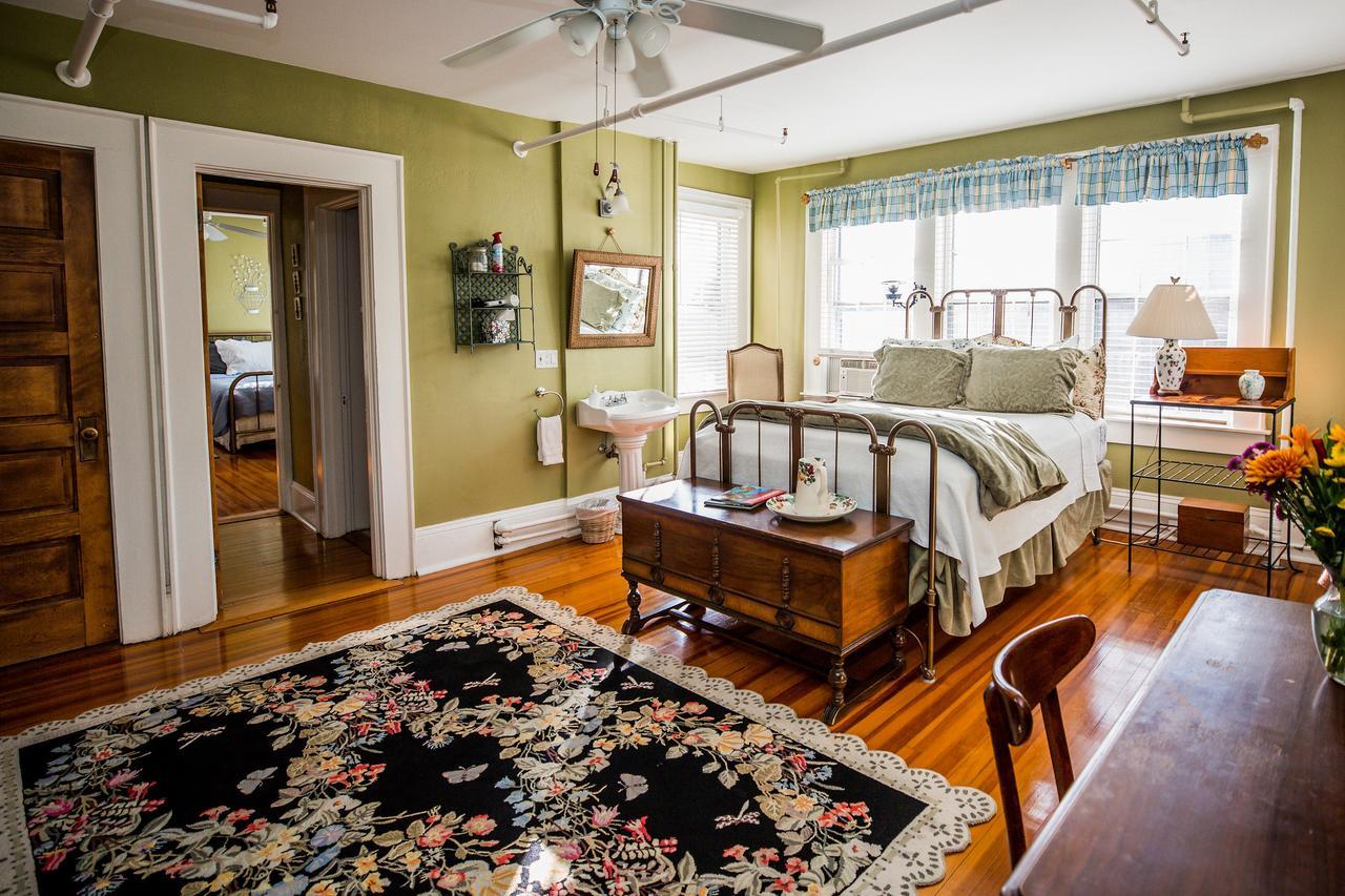The Henderson Bed & Breakfast Hendersonville Exterior photo
