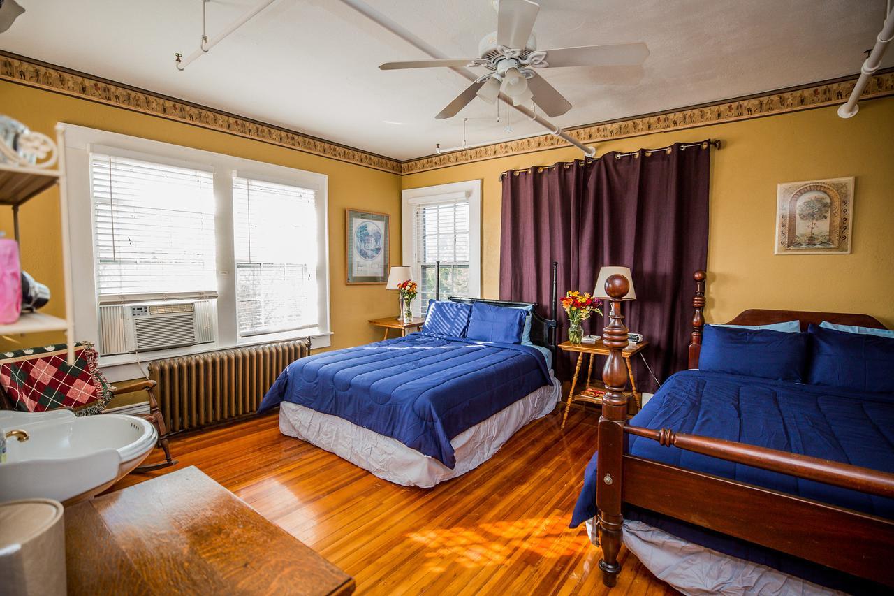 The Henderson Bed & Breakfast Hendersonville Exterior photo
