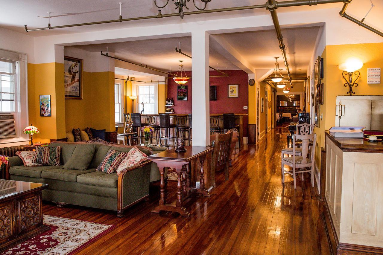 The Henderson Bed & Breakfast Hendersonville Exterior photo
