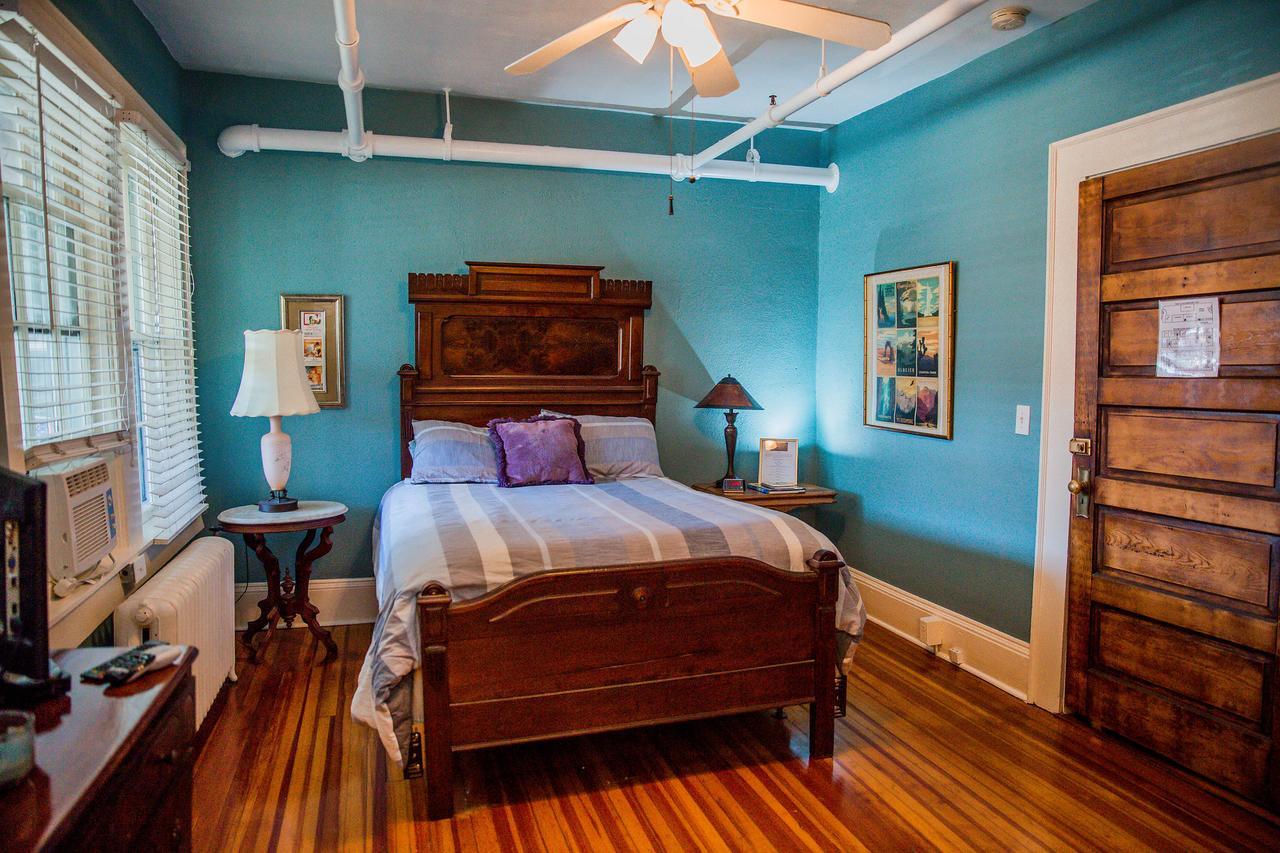 The Henderson Bed & Breakfast Hendersonville Exterior photo