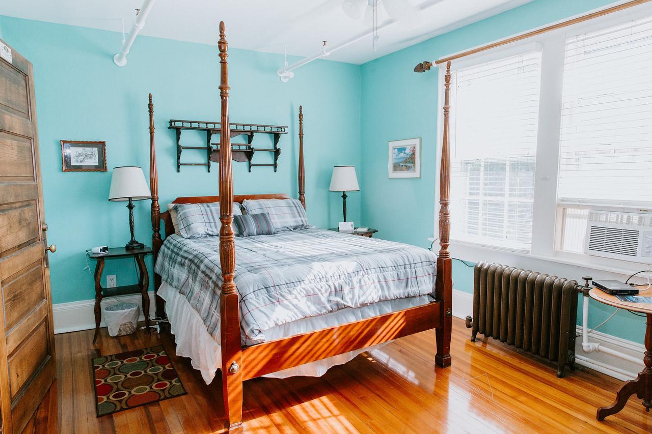 The Henderson Bed & Breakfast Hendersonville Exterior photo